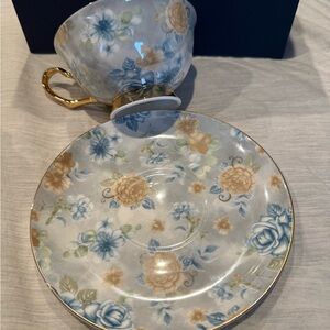 Elegant Floral Blue and Gold Mug Set